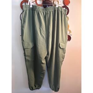 Sofia Jeans Brand green baggie cargo style 1x women’s jogger pants
